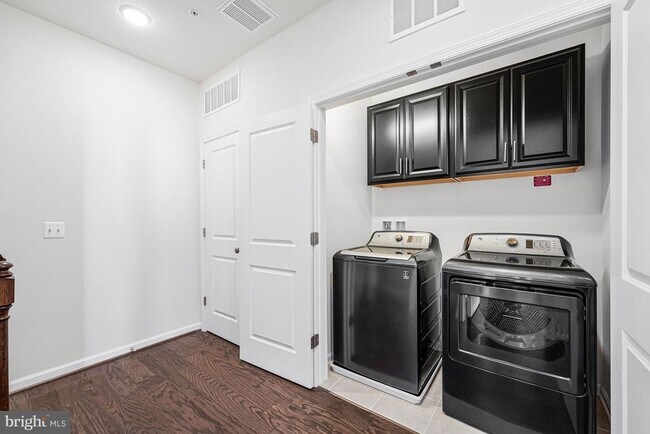 Building Photo - 24575 Rosebay Terrace