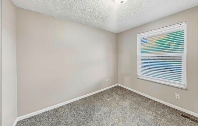 Building Photo - 1659 Rainbow Dr NE
