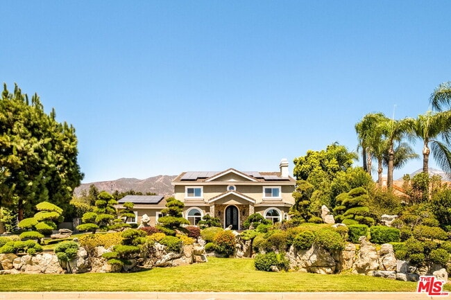 Building Photo - 1047 E Pomello Dr