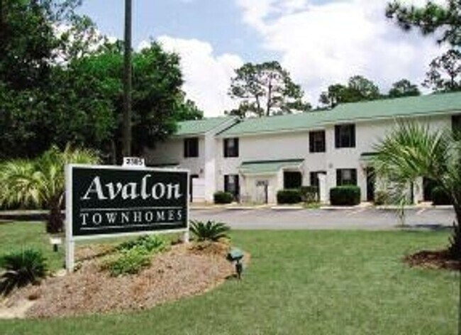 Primary Photo - 2 Bedroom/1.5Bath Townhome on Bemiss