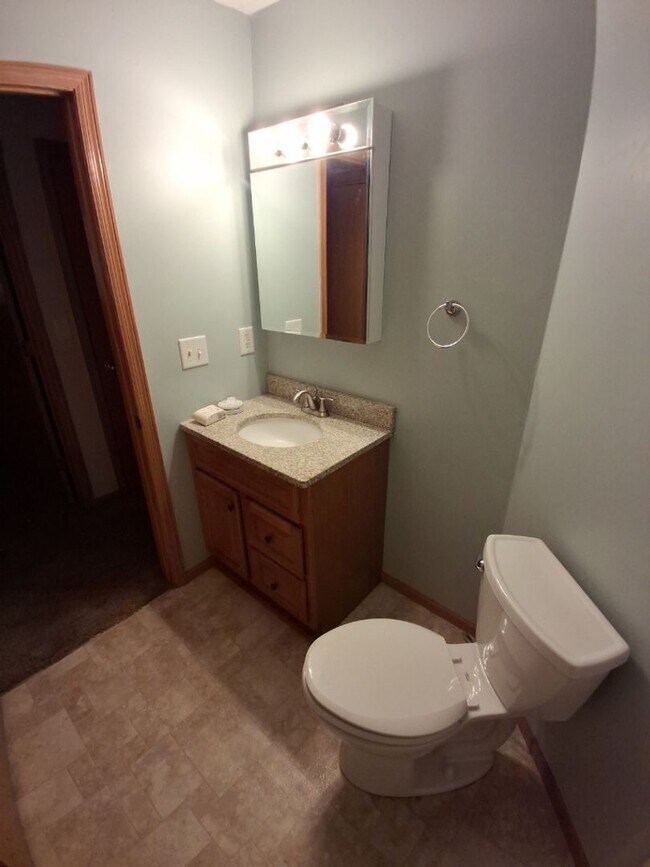 Building Photo - Beautiful 4 Bedroom House in Prescott, WI!...