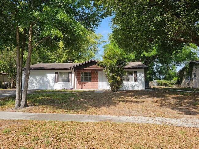 Primary Photo - Coming Soon!! Cozy 3 Bedroom 2 bathroom Ho...