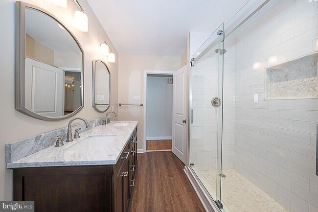 Building Photo - 1457 Manoa Rd