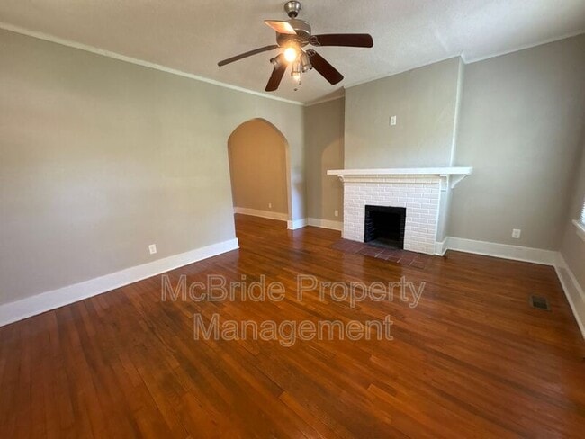 Building Photo - 1110 Troupe St