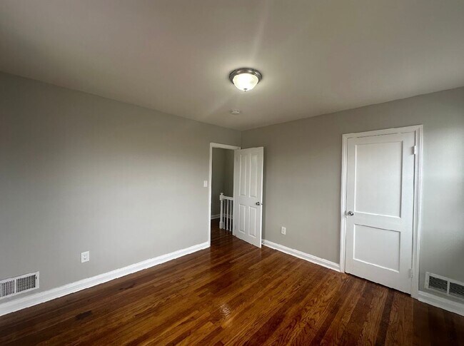 Building Photo - Spacious Three Bedroom House In Baltimore ...