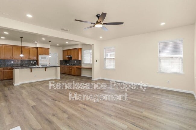 Building Photo - 785 Ellerbrook St