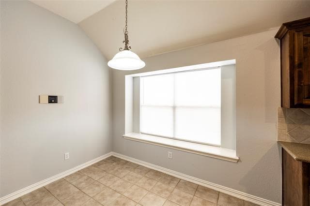 Building Photo - 2709 Lake Ridge Dr