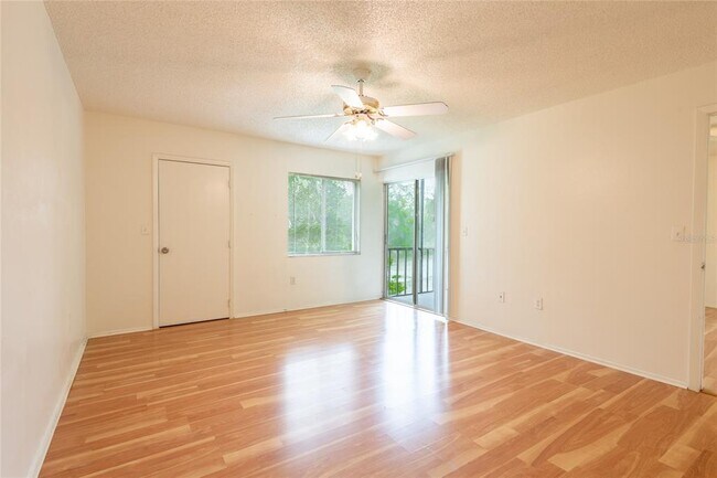 Building Photo - 210 Cypress Ct
