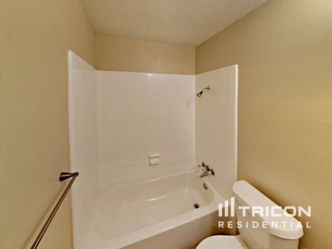 Building Photo - 7125 Hardwood Trail