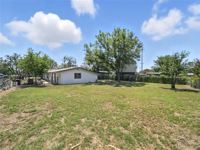 Building Photo - 1604 Springdale Rd