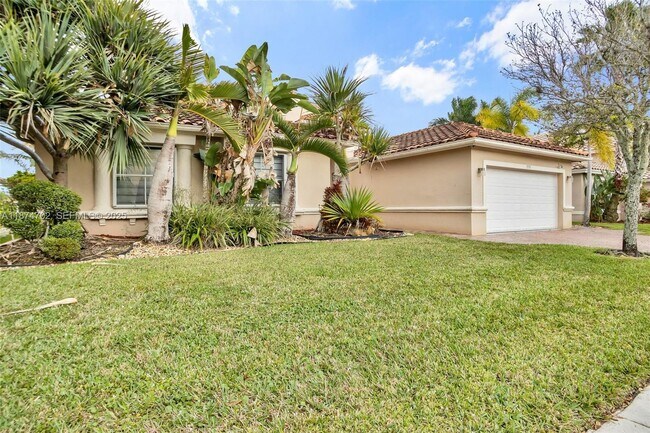 Building Photo - 1553 SW 189th Ave