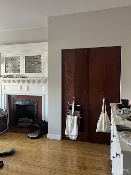 Building Photo - 33 Highgate St