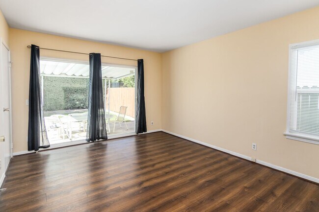 Building Photo - Charming 2-Bedroom Northridge Home with Pr...
