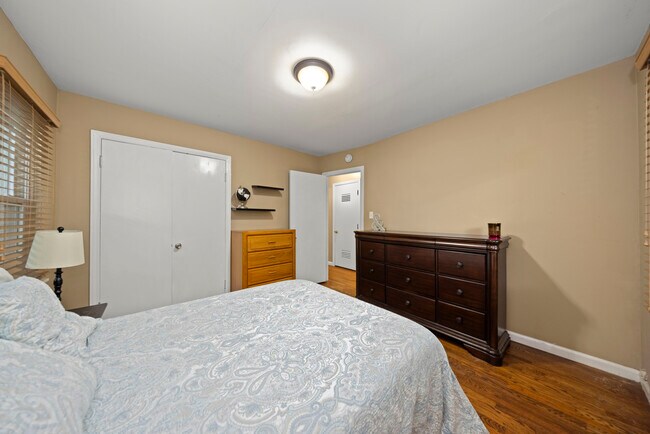 Building Photo - 15580 Birwood Ave