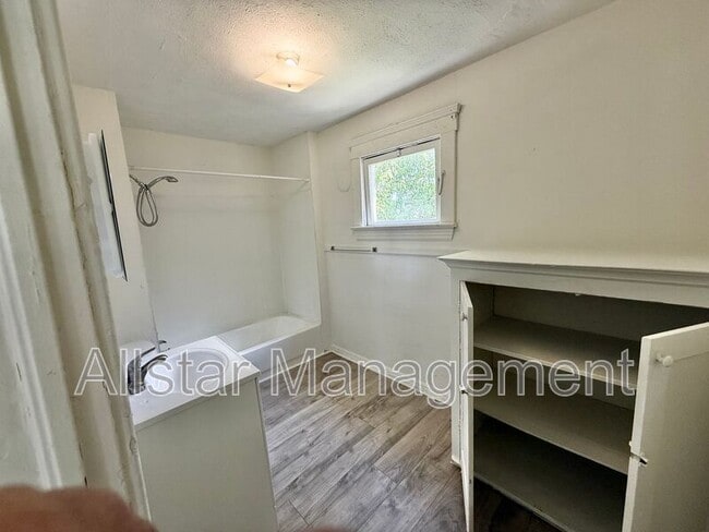 Building Photo - 3617 W 46th St
