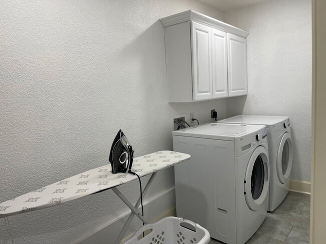 Building Photo - 8129 Lemon Tree St