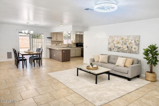 Building Photo - 3838 W Dailey St