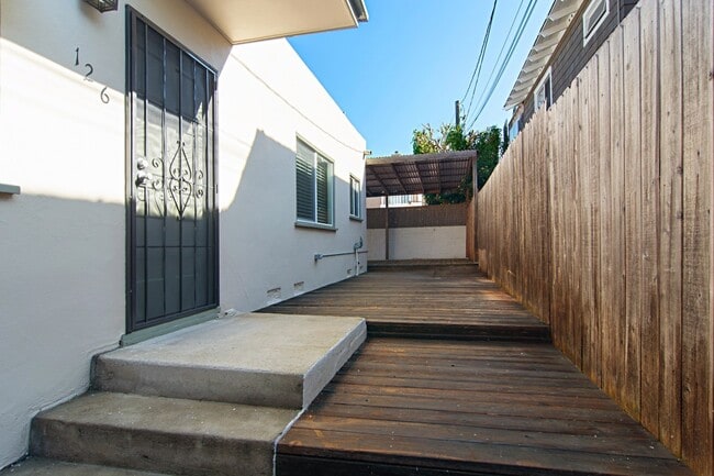 Building Photo - 126 J Ave