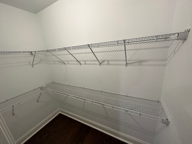 Building Photo - Port Washington Loft Duplex