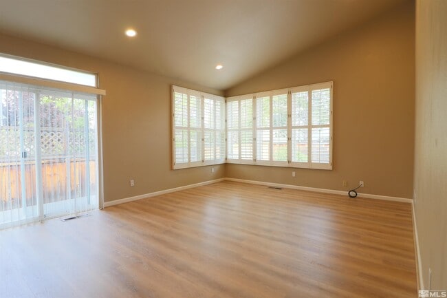 Building Photo - 690 Caughlin Glen