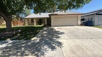 Building Photo - (APPLICATION PENDING)  Remodeled Single St...
