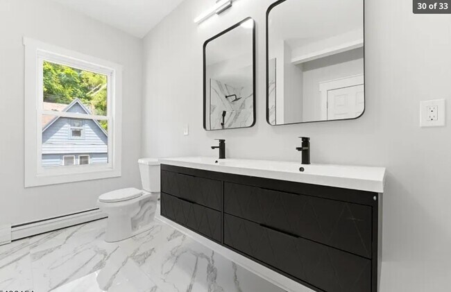 Building Photo - 60 Brainard St