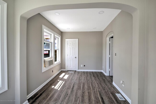 Building Photo - 8 Dolan Ave