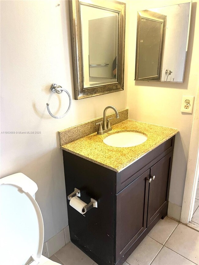 Building Photo - 2025 NE 164th St