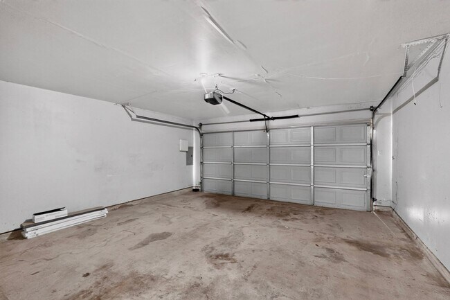 Building Photo - 3510 Amber Ave