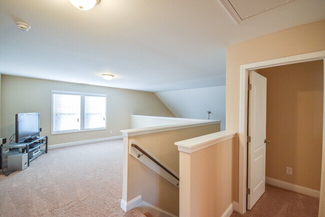 Building Photo - 67 Timber Skip Dr