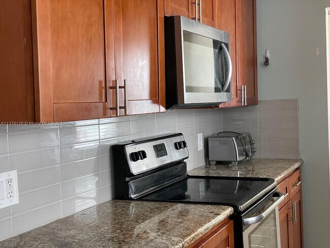 Building Photo - 9871 NW 16th St