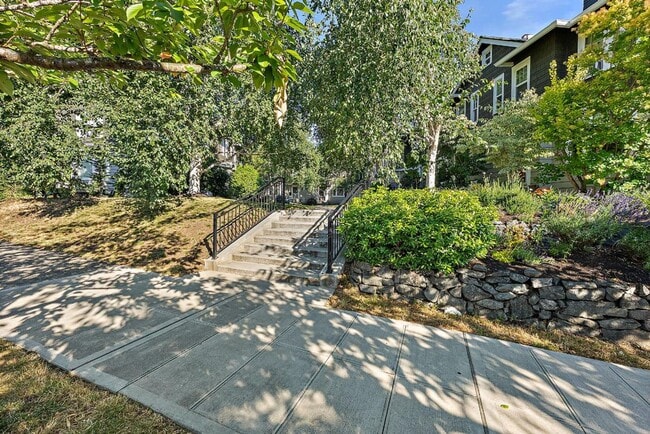 Building Photo - Modern 4-Story Townhouse in Tacoma’s Histo...