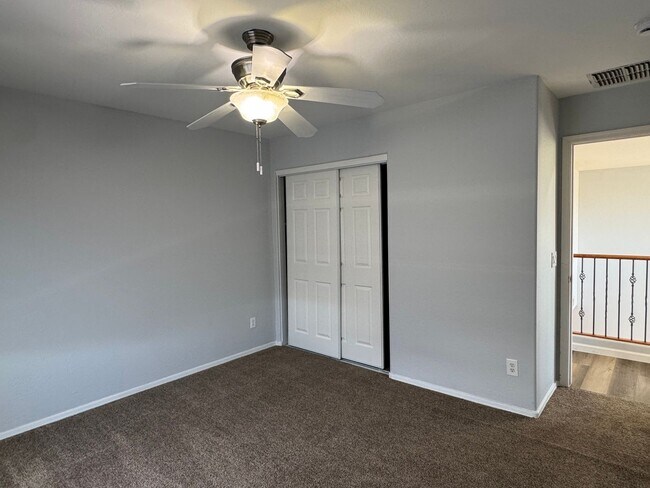 Building Photo - Updated 4 bedroom home in Casa Del Rey Com...