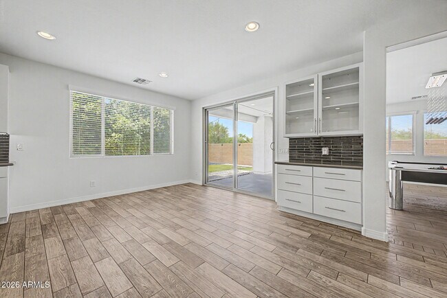 Building Photo - 15912 W Sierra St