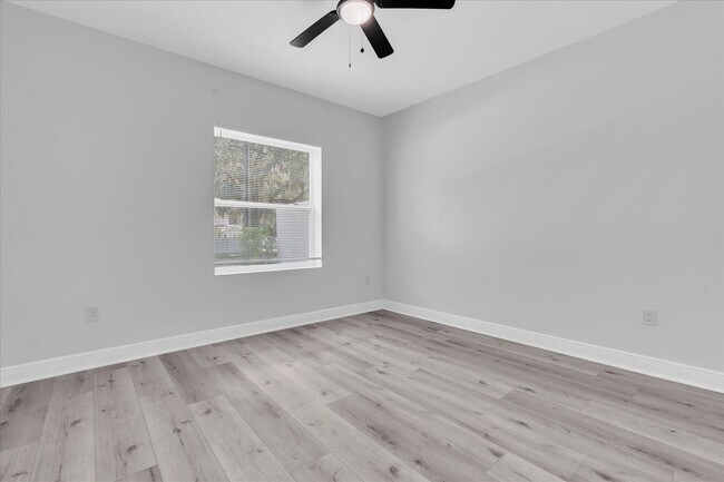 Building Photo - 705 S Orange Ave