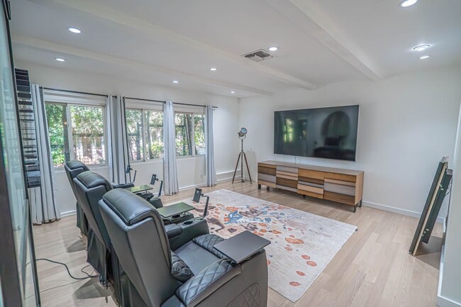 Building Photo - COMING SOON! 3 Bedroom Home for Rent in West Hollywood!