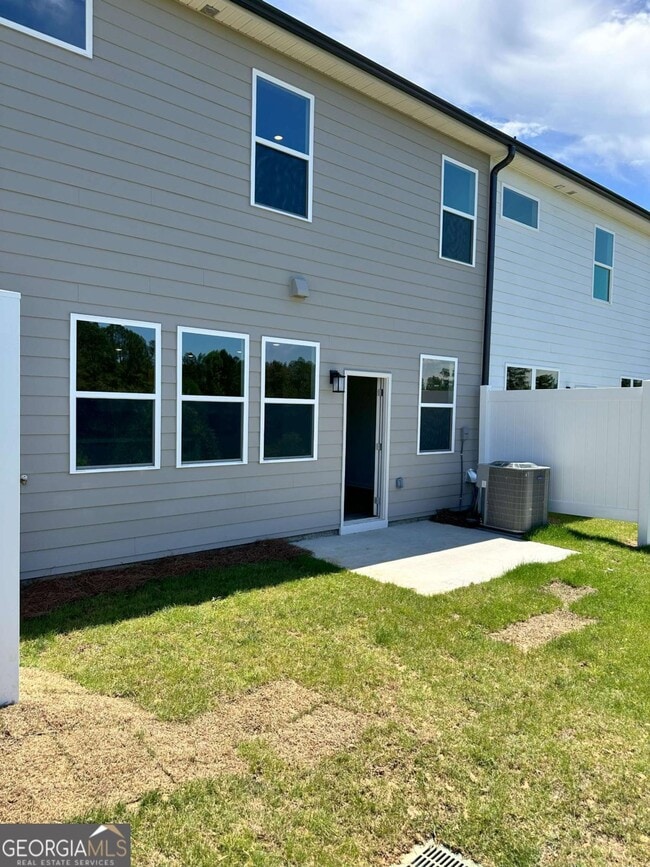 Building Photo - 731 Pt Pl Dr