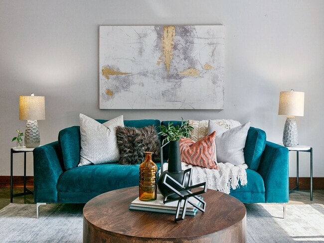 Building Photo - Historic Chown Pella Building - east facing Pearl District loft w/parking & storage