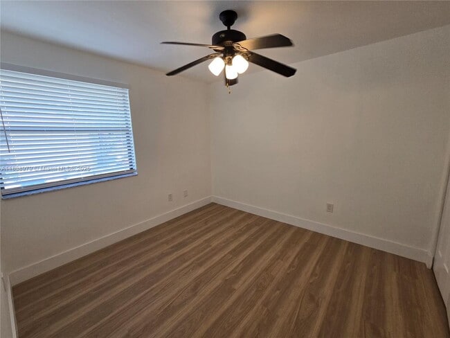 Building Photo - 20145 NE 3rd Ct