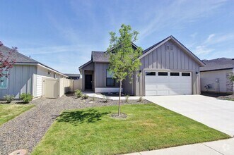 Building Photo - Single-Level Home in Quiet Neighborhood
