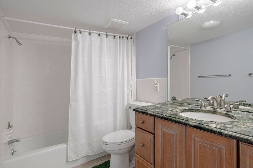 Building Photo - 23 Royal Palm Pt
