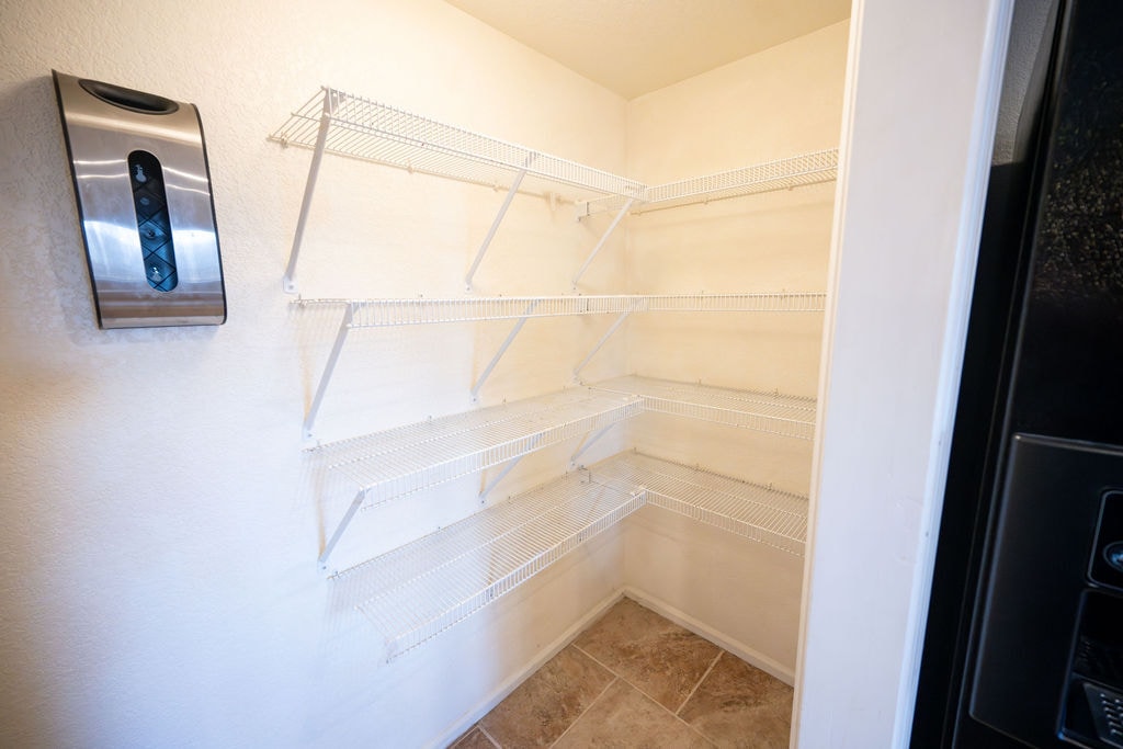 Building Photo - 350 Plowman Ct