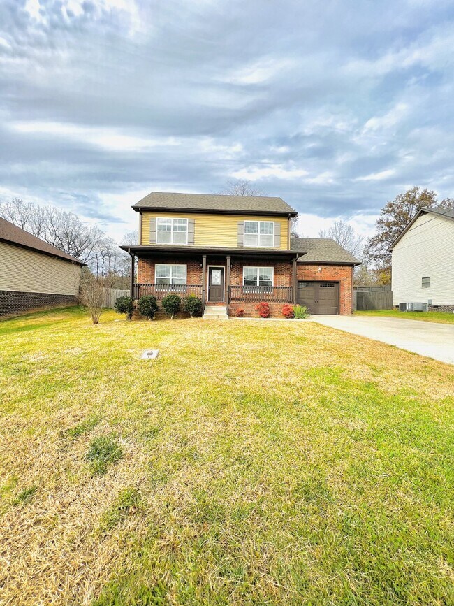 Primary Photo - Charming 3BR/2.5BA Home in Clarksville! PE...