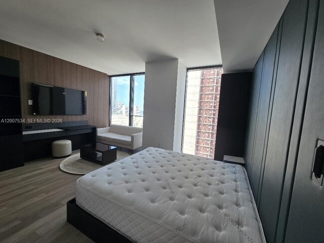 Building Photo - 20 NE 11th St