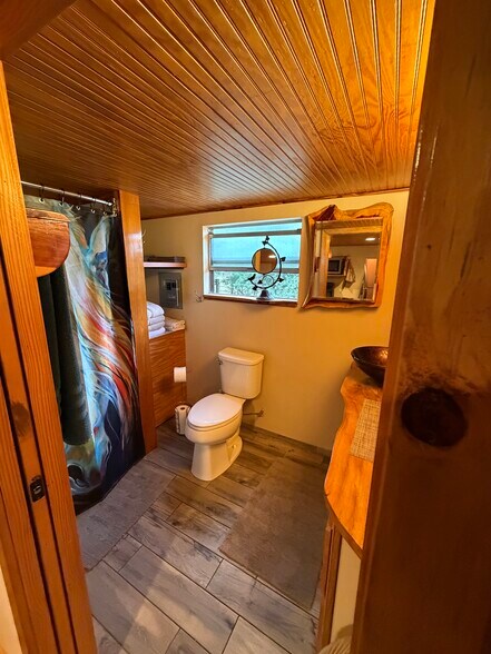 Building Photo - 9166 S Evans Ave