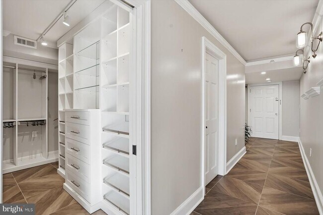 Building Photo - 701 Pennsylvania Ave NW