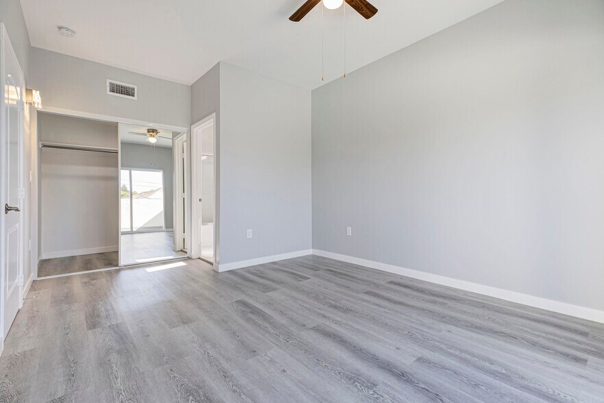 Building Photo - 10499 Yolanda Ave