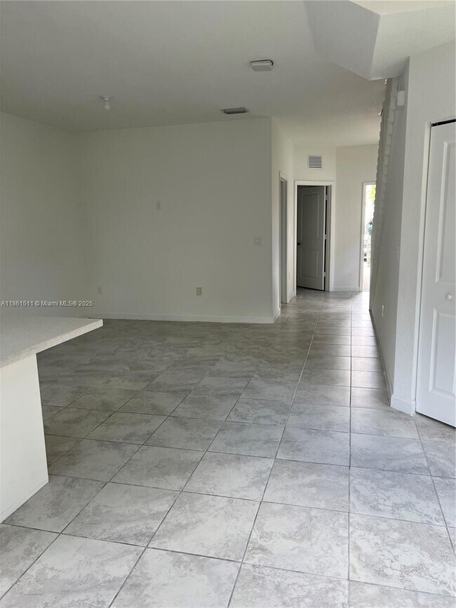 Building Photo - 316 NE 208th Terrace