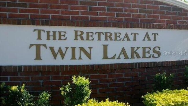 Building Photo - 2520 Retreat View Cir