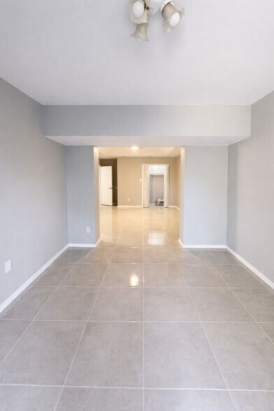 Building Photo - 2401 S Jackson Rd